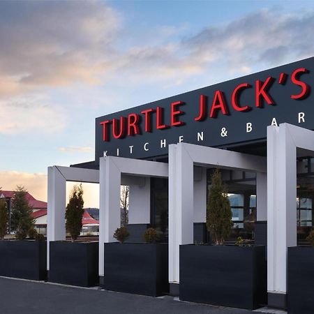 Doubletree By Hilton West Kelowna Esterno foto