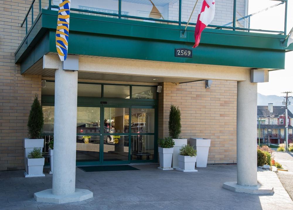 Doubletree By Hilton West Kelowna Esterno foto