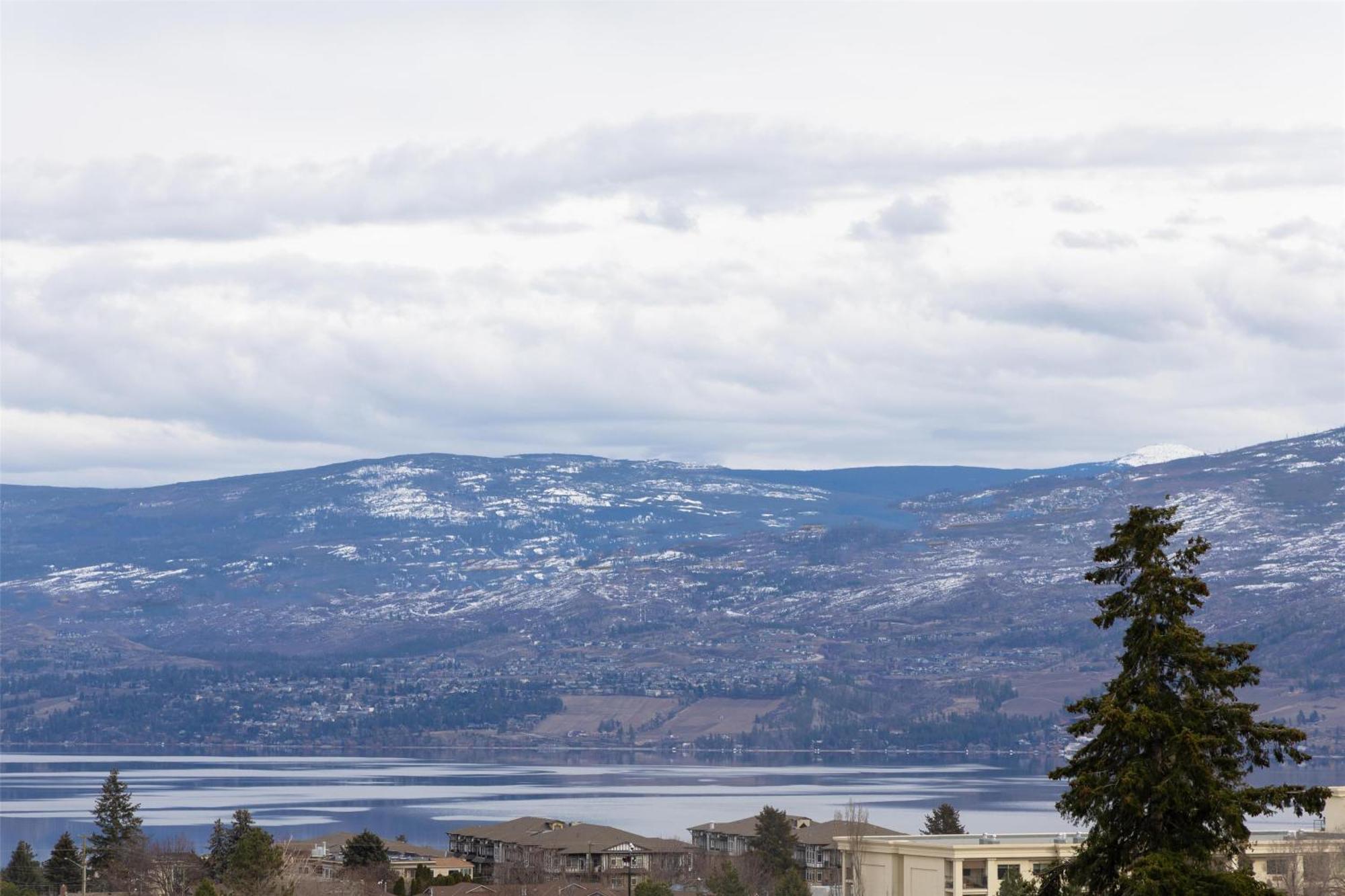 Doubletree By Hilton West Kelowna Esterno foto