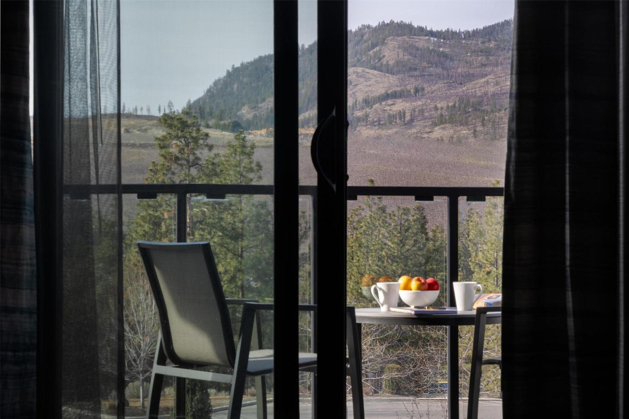 Doubletree By Hilton West Kelowna Esterno foto