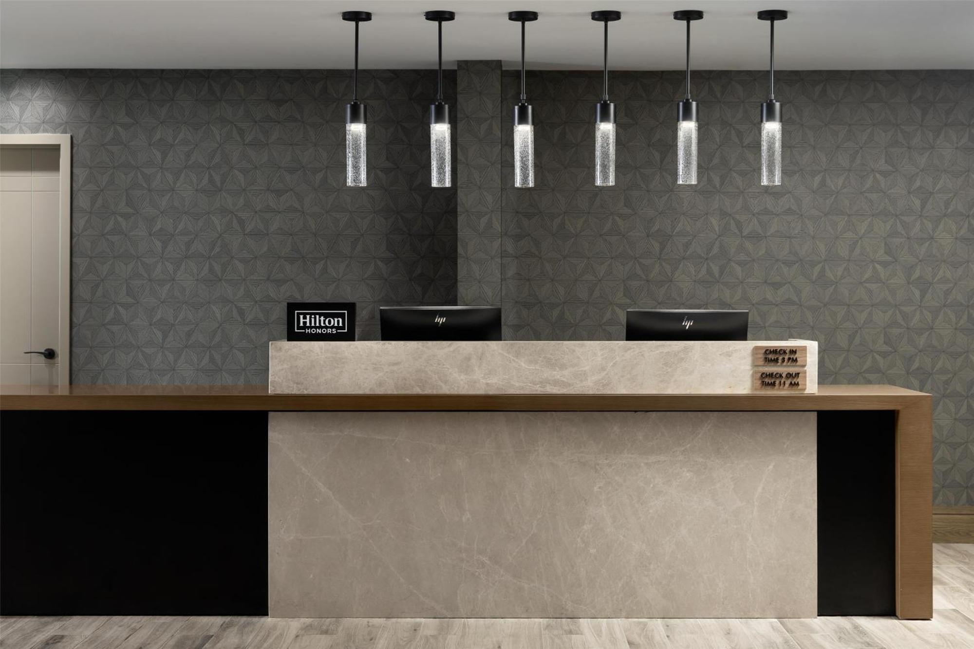 Doubletree By Hilton West Kelowna Esterno foto