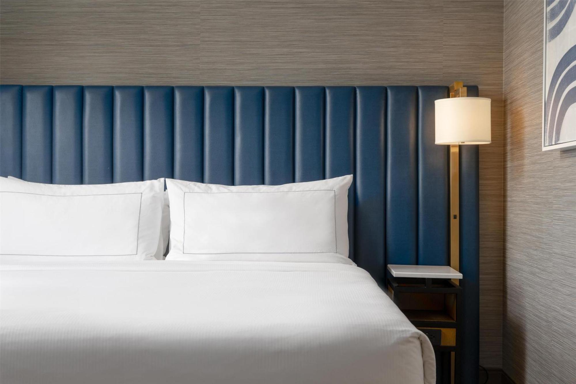 Doubletree By Hilton West Kelowna Esterno foto