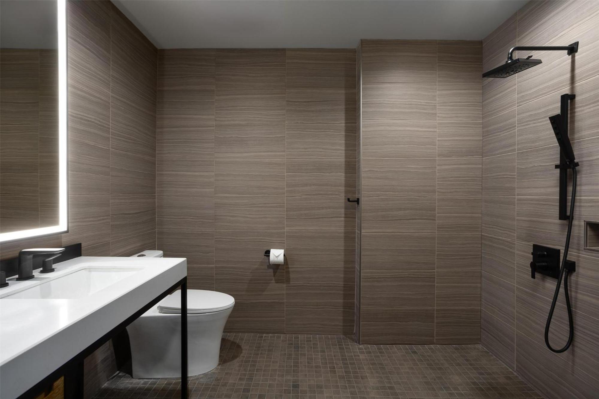 Doubletree By Hilton West Kelowna Esterno foto