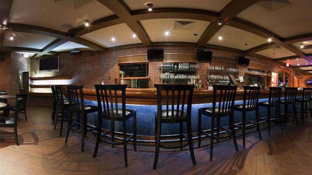 Doubletree By Hilton West Kelowna Esterno foto