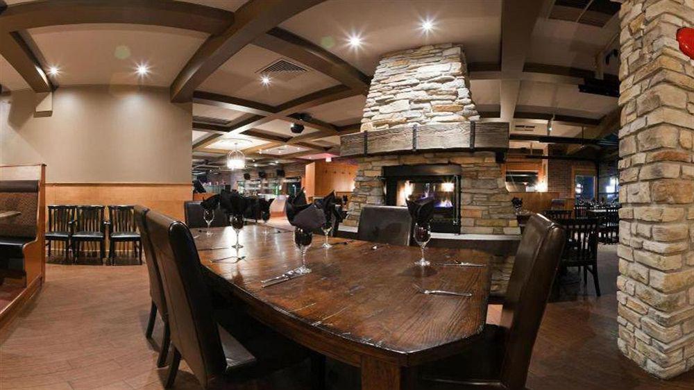Doubletree By Hilton West Kelowna Esterno foto