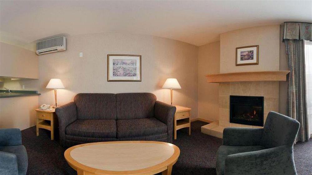 Doubletree By Hilton West Kelowna Esterno foto